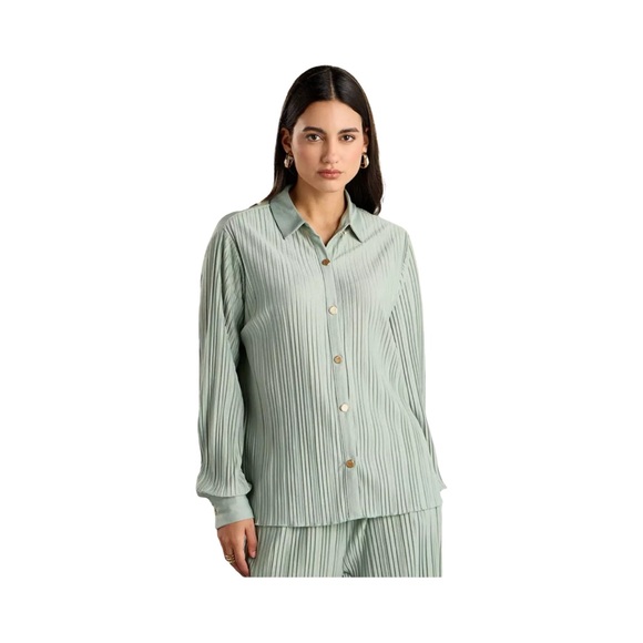 Chic Mint Button-Up Blouse - Picture 1 of 8